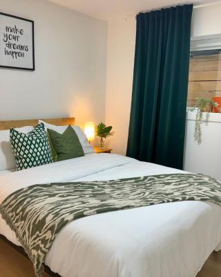 The Sunset Haven- Cozy 2BR Basement Suite near White rock