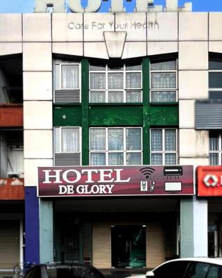 DE GLORY HOTEL UsJ 21