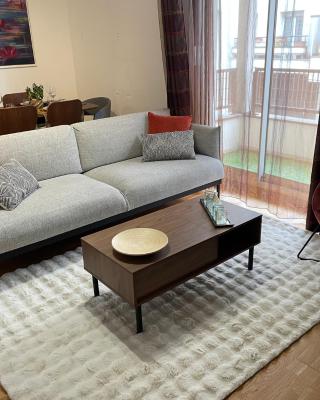 Superbe appartement, 1er étage avec ascenseur, à 5 min du métro avec parking gratuit