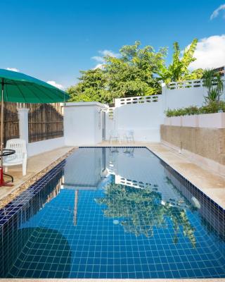 Golden Sands Villa only 15 minutes walk to beach