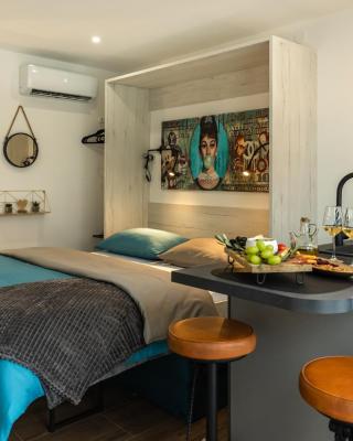 Studio Deluxe RoMa II