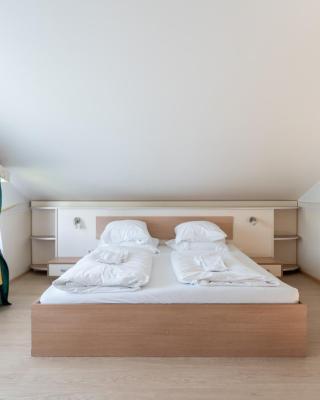 FarawayHomes Aparthotel Near Vienna Airport - Anytime Self Check-In