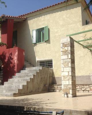 Spacious Villa with View 10 mins Walk to the Beach