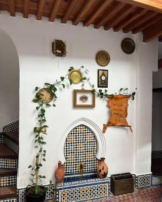 hostel four seasons