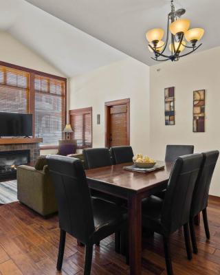 Settler's Crossing #56 ski-in ski-out condo with private hot tub