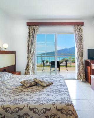 Hotel Emerald and Suites
