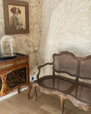 Perche King's Bedroom in maison nomade chic