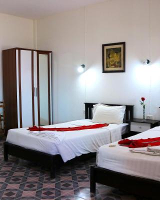 Deng's Budget Room