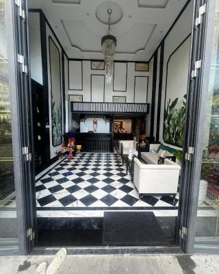 Q Villa Hotel