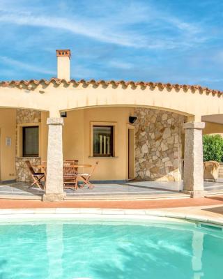 Villas with private pool just 400 meters from the Costa Rei - beach