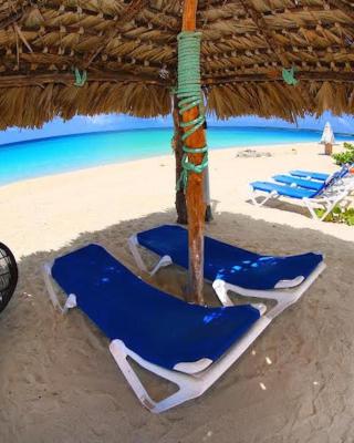 Rollezz Villas Beach Resort