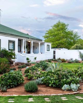 Karoo Ouberg Guest Lodge