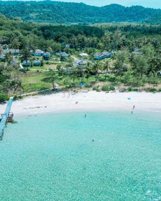 S Beach Resort