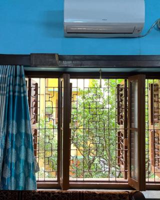 Home away from Home in city with Garden View