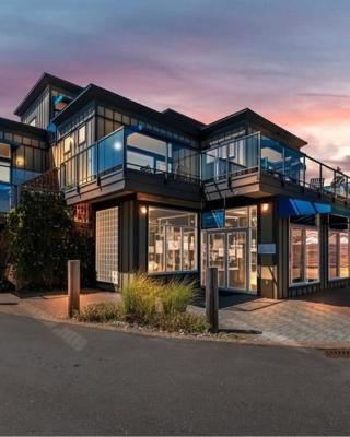 Sooke Harbour Penthouse