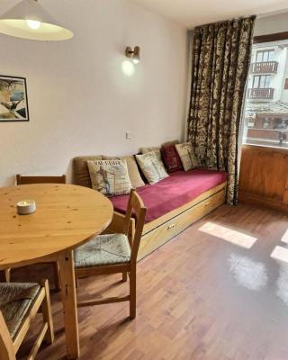 Résidence Rond-point Des Pistes Iii - Appartement 2 pièces pour 4 personnes situé à Val d’Isère, skis aux pieds et à 500m du centre du village, navettes gratuites au MAE-1798