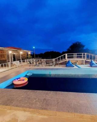 แม่ให้ โฮมสเตย์