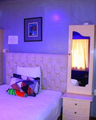 Royal Guest House & and Lodge