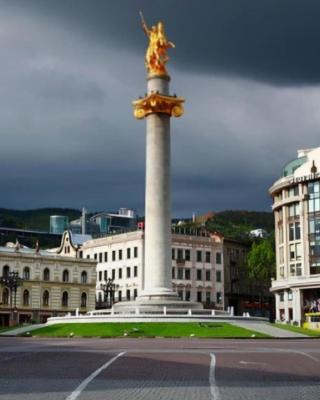 apartment on leonidze 18