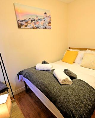 Exclusive Ensuite Escape near the Mall