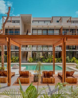 Muunek by Land Boutique