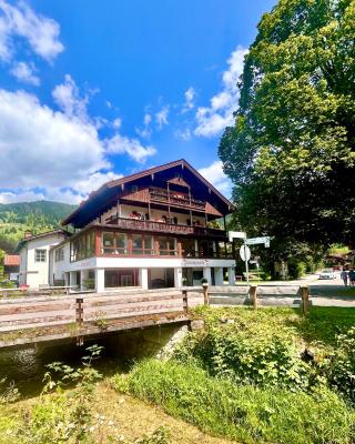 Hotel garni Königslinde - Wandern, Radeln, Skifahren & Genießen