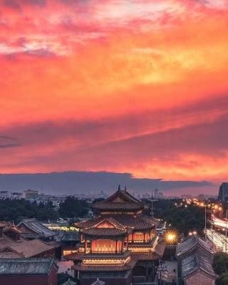 Happy Dragon Courtyard- Newly renovated with French Windows, Near Tian'AnMen Forbidden City,Lama Temple and Heaven Temple, 3minutes walk from Subway,Fluent English speaking with tourist sights tickets service ,Free coffee &laundry Service
