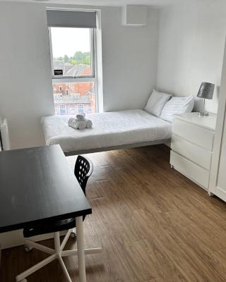 Cosy Budget En-suites, Optional Kitchen, Liverpool