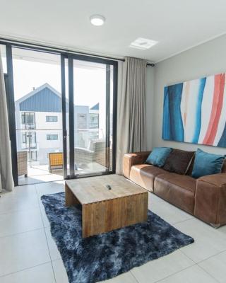 Modern 3 Bedroom Near The Beachfront