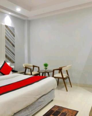 Pink City By Comfort Rooms