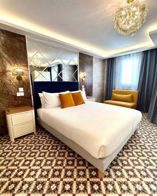 Balcony Hotel