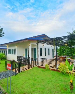 BaansuanThanisorn&Rolf บ้านสวนธนิสร & ร๊อฟ