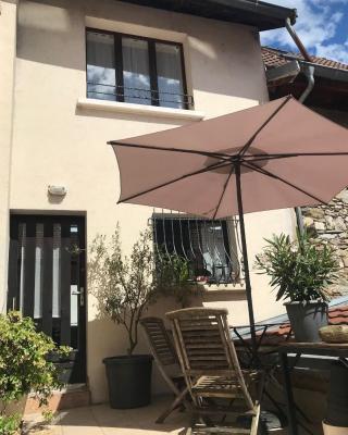 Au près de tout