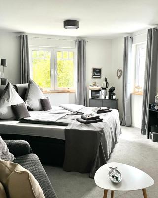 Alternative zum Hotel Zimmer im Einfamilienhaus-eigenes Badezimmer im Flur