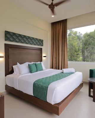 Hotel Aavudai Grand