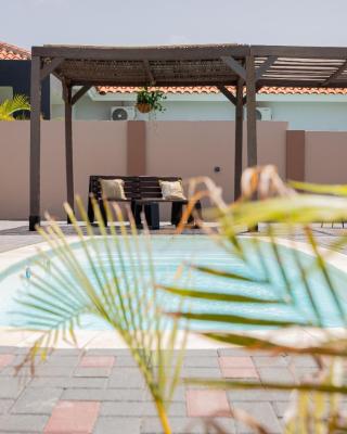 Av Curacao - Centrally Located Spacious Apartment