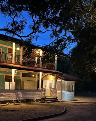 Funky Leopard Safari Lodge Bordering Yala National Park