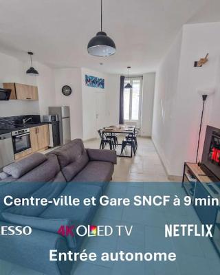 NETFLIX and CHILL, Maison duplex