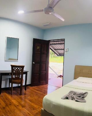 Sukau Backpackers Bed & Breakfast