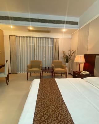 Yinfeng Hotel Guangzhou North Station Branch, Huacheng Road Subway Station Branch