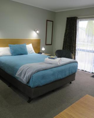 Commodore Court Motel