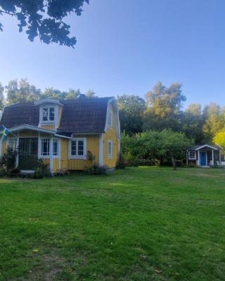 Trevliga stugor i Torhamn, perfekt för familjer