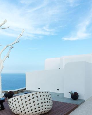 Amyth of Mykonos Super Paradise