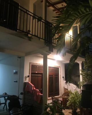 Flip Flop Inn Mirissa