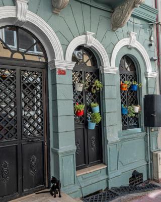 Calanthe Residence