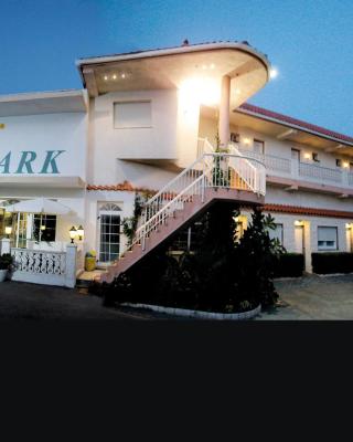 Hotel Crystal Park