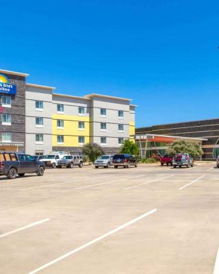 Days Inn & Suites by Wyndham Lubbock Medical Center