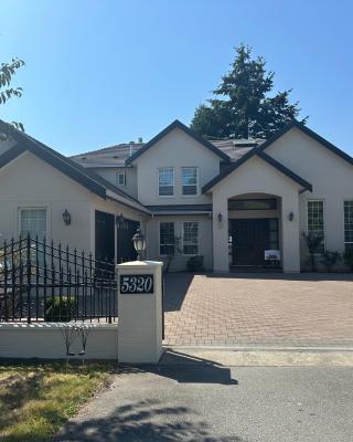 Vancouver Luxury Homestay