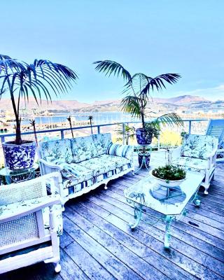 Sea views in luxury at LYTTELTON BOATIQUE HOUSE - 14 km from Christchurch