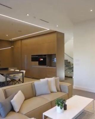 Luxury Modern New House in Central Vancouver